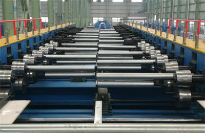 Upper roll forming machine